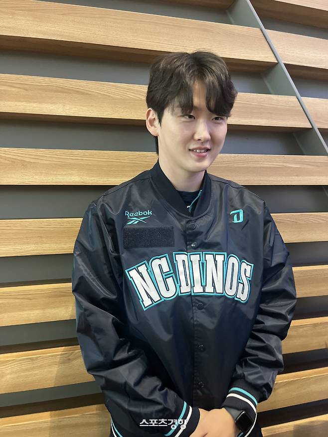 NC 전사민이 24일 인천공항에서 인터뷰하고 있다. 인천공항 | 김하진 기자