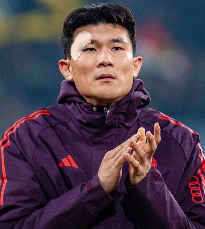 ▲ 영국 매체 '더 프라이드 오브 런던'은 "첼시는 이번 달 여러 선수들과 연결됐지만, 아직까지 큰 영입은 없다. 중앙 수비수 자리는 현재 첼시 스쿼드에서 가장 보강이 필요한 부분 중 하나로 꼽힌다"라며 "첼시는 제레미 자케 영입을 위해 협상 중인 것으로 알려졌지만, 다소 난항을 겪고 있다. 최근 또 다른 센터백 영입설이 제기됐다. 뮌헨의 김민재다"라고 보도했다. ⓒ바이에른 뮌헨