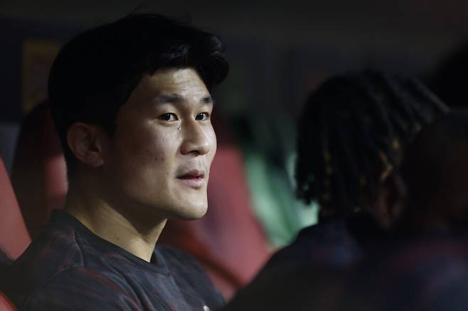 ▲ 영국 매체 '더 프라이드 오브 런던'은 "첼시는 이번 달 여러 선수들과 연결됐지만, 아직까지 큰 영입은 없다. 중앙 수비수 자리는 현재 첼시 스쿼드에서 가장 보강이 필요한 부분 중 하나로 꼽힌다"라며 "첼시는 제레미 자케 영입을 위해 협상 중인 것으로 알려졌지만, 다소 난항을 겪고 있다. 최근 또 다른 센터백 영입설이 제기됐다. 뮌헨의 김민재다"라고 보도했다. ⓒ연합뉴스/AFP