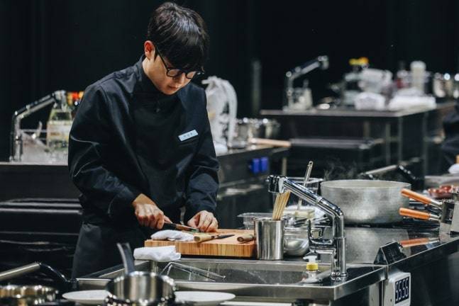 '흑백요리사2'의 '무쇠팔' 박주성 셰프 /사진=넷플릭스