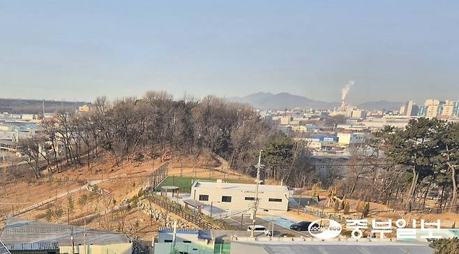 인천 서구가 오류왕길 문화체육센터 부지로 고려하고 있는 왕길동 517-18번지 일원. 현재는 주차장과 화장실, 산책로가 조성돼 있다. 사진=최기주 기자