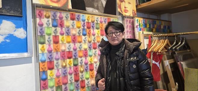 경기도 가평에 위치한 김중식 작가 갤러리 작업실에서 김중식 작가를 인터뷰했다.                               사진 한성일 기자