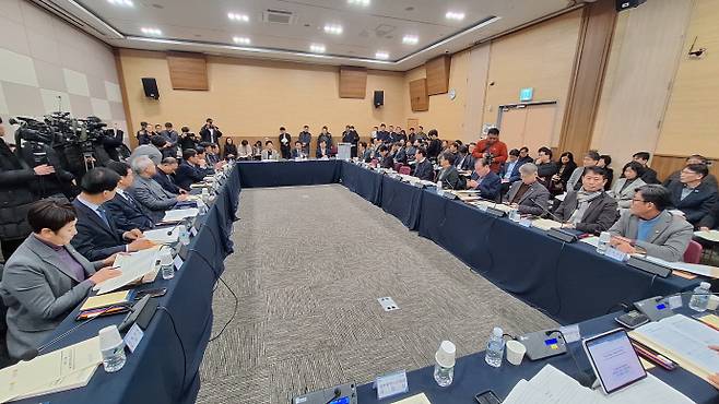 25일 광주 서구 김대중컨벤션센터에서 '광주·전남 행정통합을 위한 특별법 검토 3차 간담회'가 개최됐다. /임문철 기자 35mm@namdonews.com