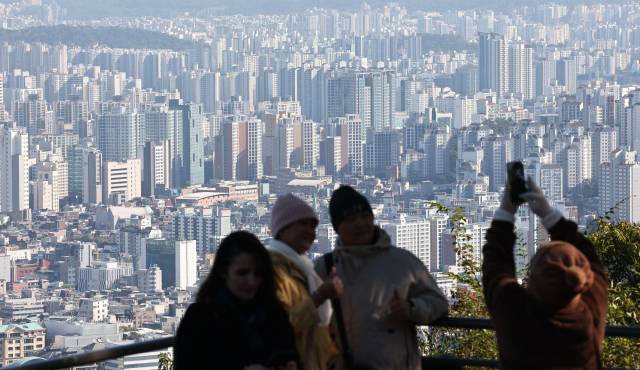 지난해 11월 서울 남산에서 바라본 서울 도심 모습. 연합뉴스