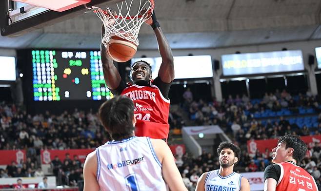 '워니 트리플더블' SK, 한국가스공사 누르고 20승 달성...현대모비스는 DB 꺾고 3연승