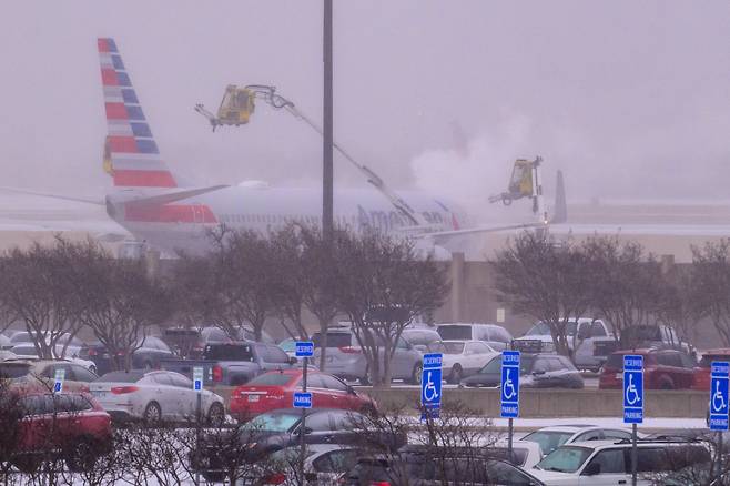 겨울 폭풍으로 1만편이 넘는 항공기 운행이 취소됐다./EPA 연합뉴스