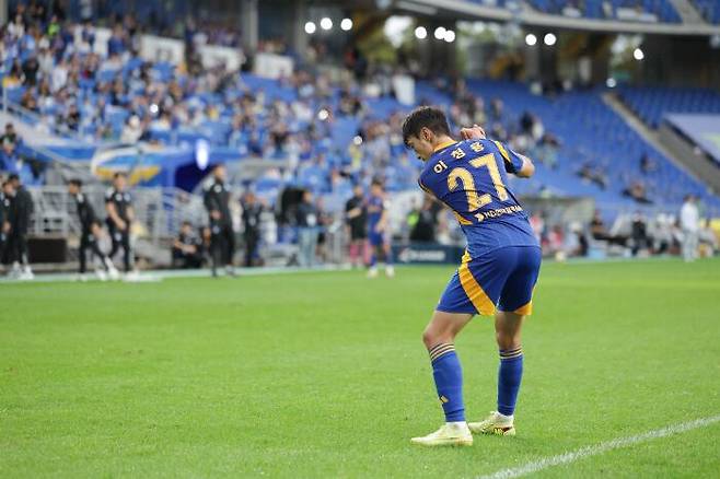 골프 세리머니 하는 이청용 /한국프로축구연맹