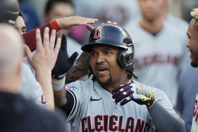 <yonhap photo-2543="">클리블랜드와 연장 계약에 합의하며 사실상 '원클럽맨'을 선언한 호세 라미레스. [AP=연합뉴스]</yonhap>