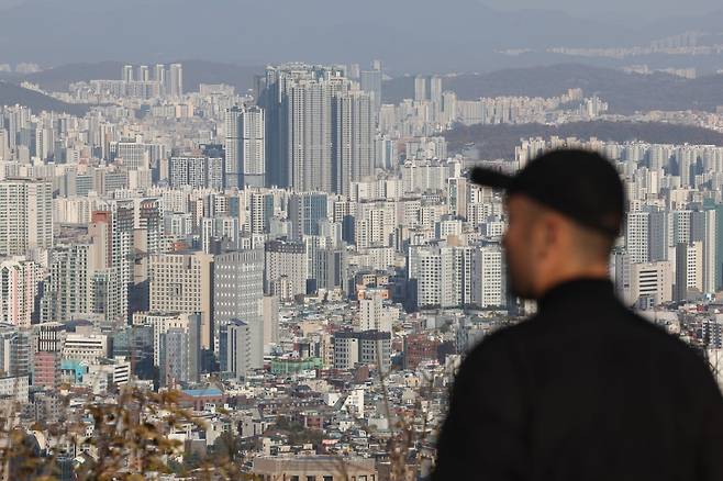 서울 중구 남산에서 바라본 도심 아파트. 사진=연합뉴스