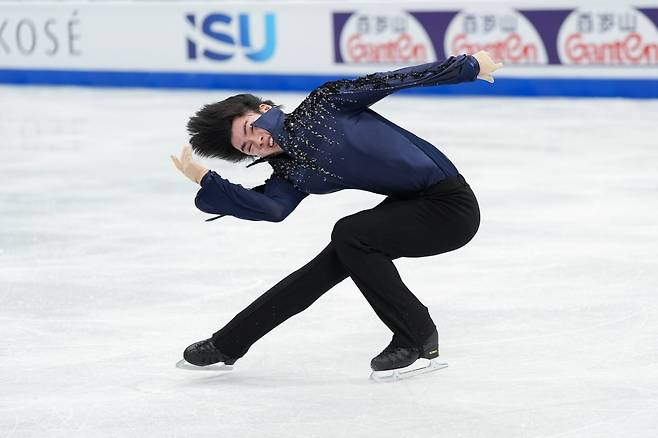 차준환이 24일(한국시간) 중국 베이징에서 열린 2026 국제빙상경기연맹(ISU) 피겨 스케이팅 4대륙선수권대회 남자싱글 쇼트프로그램 경기에서 과제를 수행하고 있다. 신화연합뉴스