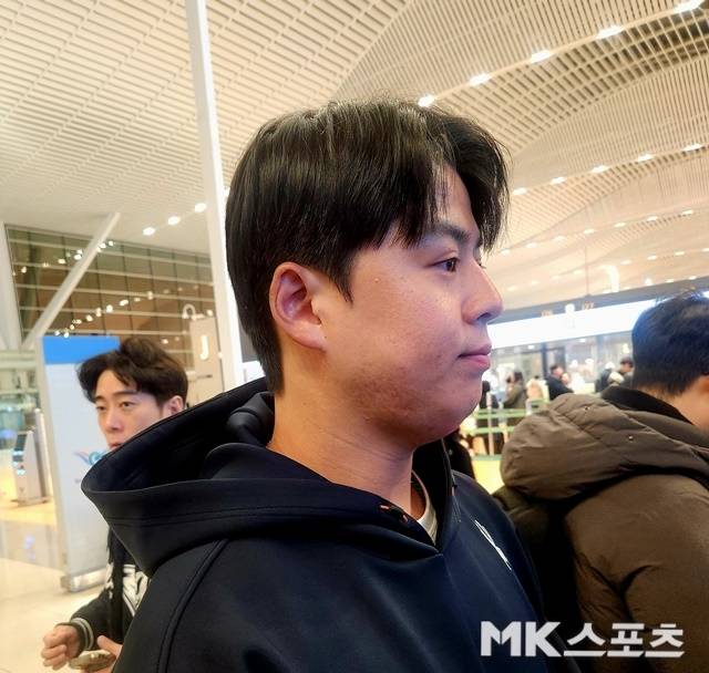 23일 만났던 노시환. 사진(인천국제공항)=이한주 기자