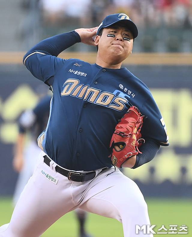 2025년 6월 19일 서울 잠실야구장에서 ‘2025 KBO리그’ NC 다이노스와 LG 트윈스의 경기가 열렸다. NC 선발 신민혁이 역투하고 있다. 사진=천정환 기자