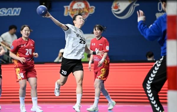 사진 슛을 시도하는 삼척시청 김소연