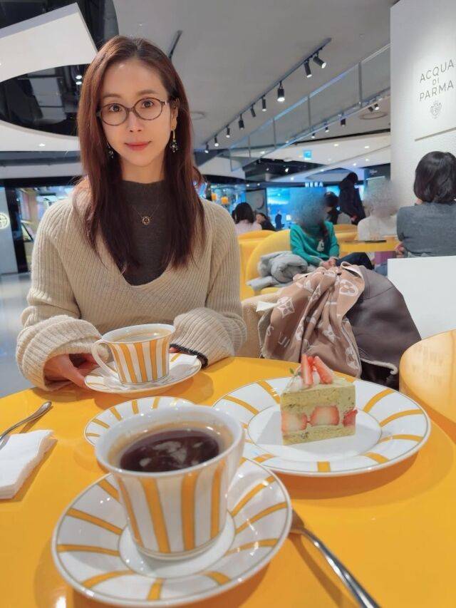 한다감이 어딘가 달라진 얼굴로 여유로운 일상을 전했다. / 한다감 SNS