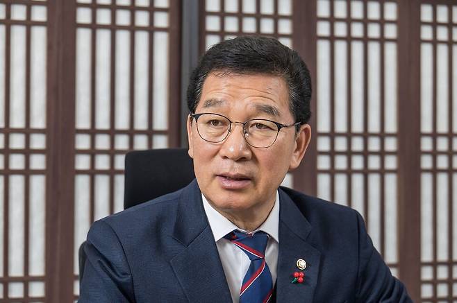 20일 오후 서울 영등포구 국회의사당 본관 행안위원장실에서 더불어민주당 소속 신정훈 국회 행정안전위원회 위원장이 시사저널과 인터뷰를 하고 있다. ⓒ시사저널 최준필