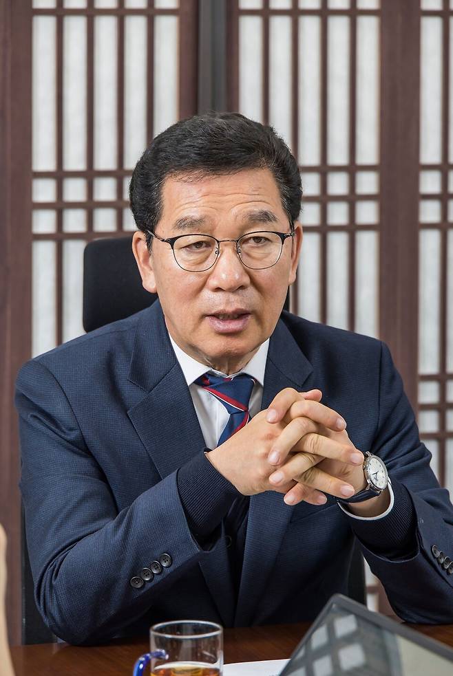 20일 오후 서울 영등포구 국회의사당 본관 행안위원장실에서 더불어민주당 소속 신정훈 국회 행정안전위원회 위원장이 시사저널과 인터뷰를 하고 있다. ⓒ시사저널 최준필