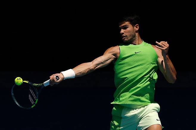 알카라스, 35개 위너 ‘무실세트 행진’ 호주오픈 8강행