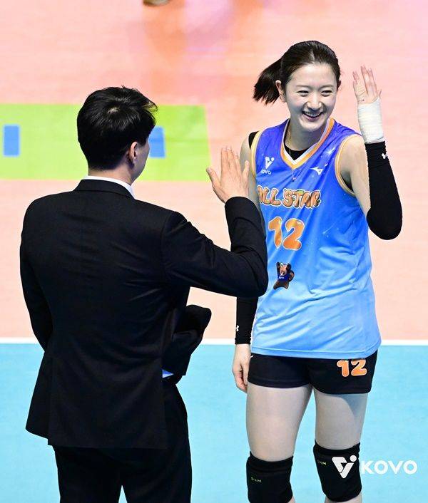 이다현-강성형 감독 / 사진=KOVO 제공