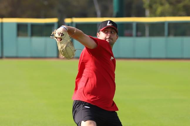 베니지아노가 플로리다 1차 캠프에서 캐치볼을 하고 있다. /사진=SSG 랜더스 제공