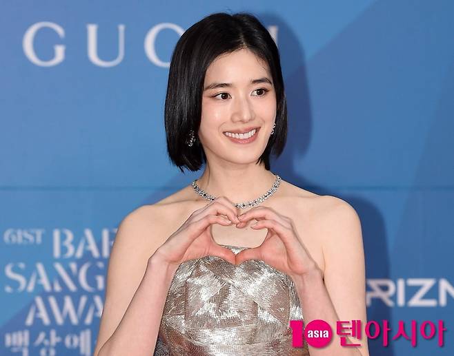 정은채, 공개 연애 3년 차에 경사 맞았다…흡인력 대단해 이나영·이청아와 호흡 ('아너')