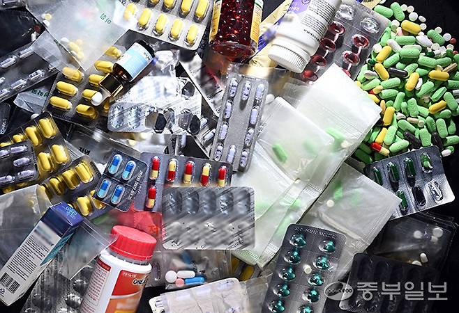 지방자치단체에서 폐의약품을 수거·처리하는 양은 해마다 증가하고 있으나 이를 평가할 기준과 지표가 마련돼 있지 않아 '평가 불능' 이라는 정책 허점을 드러냈다. 노민규기자