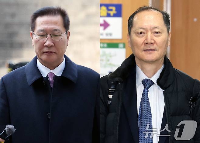 내란 가담 혐의로 기소된 박성재 전 법무부 장관(왼쪽)과 국회증언감정법 위반 혐의로 기소된 이완규 전 법제처장이 26일 오후 서울 서초구 서울중앙지법에서 열린 내란 중요임무 종사 및 직권남용, 부정청탁금지법 위반 혐의 사건의 첫 공판 기일에 출석하고 있다. (공동취재)2026.1.26/뉴스1 ⓒ News1 박지혜 기자