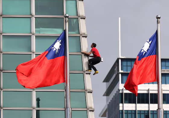 알렉스 호놀드가 타이베이 101을 오르고 있다. 사진=EPA 연합뉴스