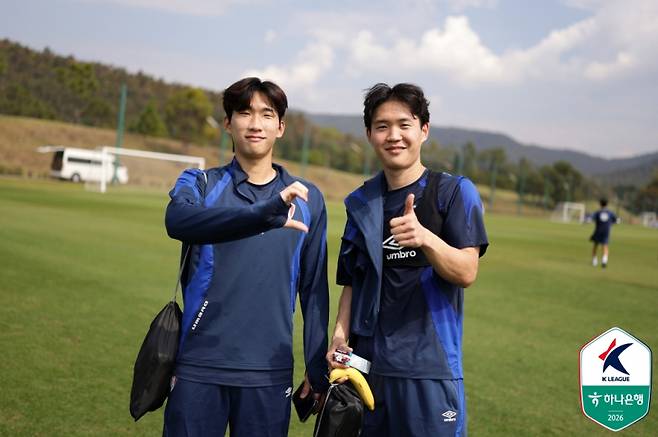 수원서 재회한 스승 이정효와 제자 정호연, 2026시즌 승격과 부활 노린다