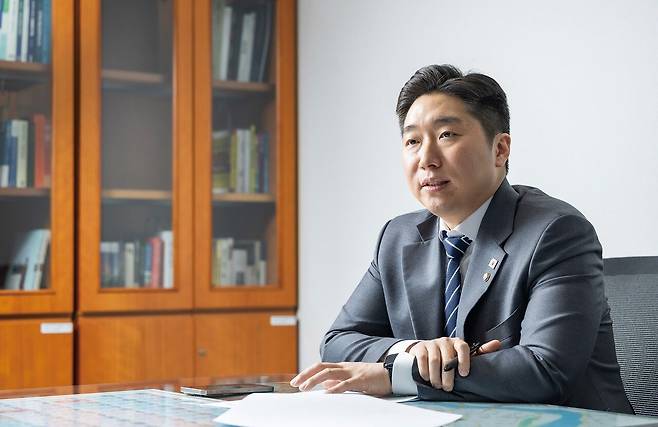 초선 의원인 김용만 의원은 정계에 발을 들였던 초심을 잊지 않고 독립운동계와 보훈계의 정상화를 위해 힘을 보태는 것이 목표다. 최기웅 기자