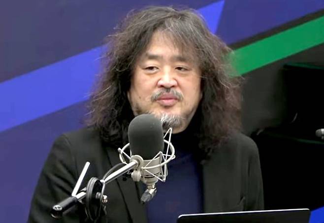 김어준씨가 김어준의 뉴스공장에서 입장을 밝히고 있다. 유튜브 캡처