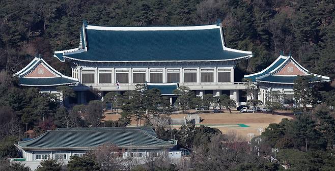 The Blue House in Jongno District, central Seoul is seen from the government complex in Seoul on Dec. 21, 2025. [NEWS1]