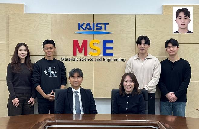 이번 연구를 수행한 홍승범(앞줄 왼쪽부터), 조은애  교수.[KAIST 제공]