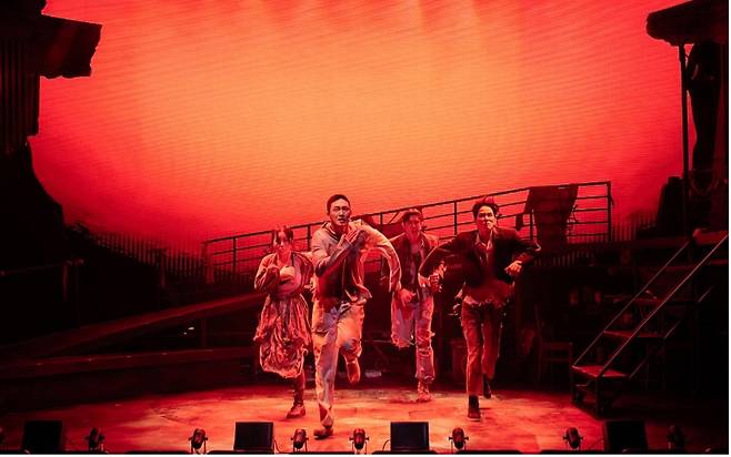 “다시 돌을 굴릴 용기” 뮤지컬 ‘시지프스’, 관객 리뷰로 증명된 ‘인생 뮤지컬’의 품격