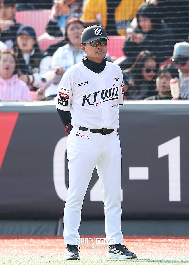 ▲ 시즌 중 갑작스러운 예능 프로그램 출연을 이유로 팀을 떠났던 이종범 전 코치&nbsp; ⓒ곽혜미 기자