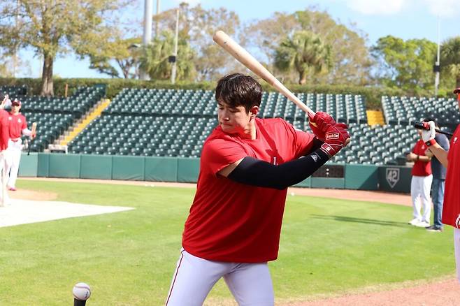 ▲ 캠프 시작부터 쾌조의 몸 상태를 과시하며 구단의 기대를 모으고 있는 김재환 ⓒSSG랜더스