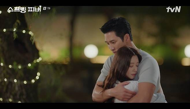 이주빈, 안보현 수트핏에 반했다…첫 데이트에 마지막 포옹 '애틋' ('스프링피버') [종합]