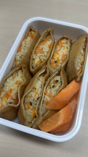 직장인 윤 모(46) 씨가 점심시간 챙겨가는 유부초밥 도시락 모습.