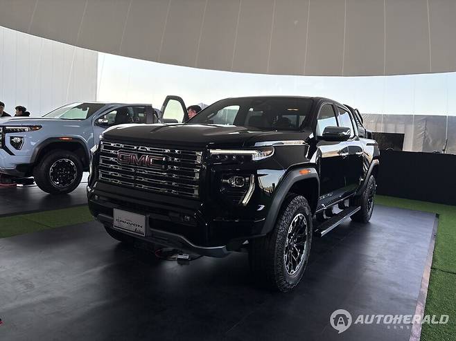 GMC가 브랜드의 픽업 헤리티지와 검증받은 상품성을 겸비한 프리미엄 중형 픽업 '캐니언(CANYON)'을 새롭게 선보이고,&nbsp;본격적인 국내 판매에 돌입한다. (오토헤럴드 김흥식 기자)