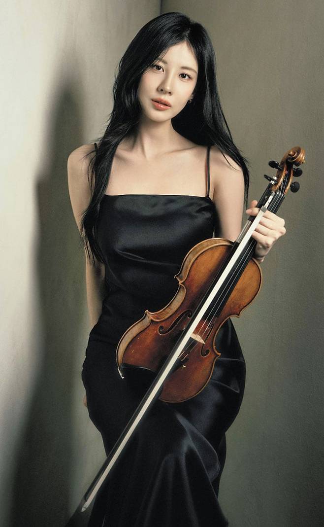 오는 3월 롯데콘서트홀에서 바이올린 협연에 도전하는 소녀시대 서현. /꿈이엔티