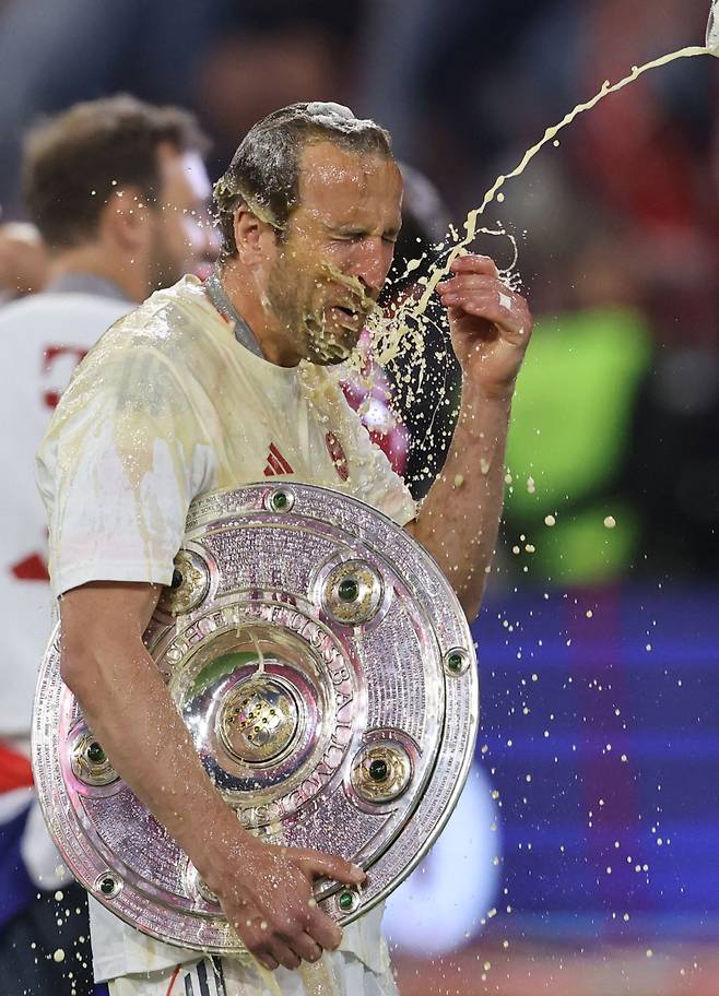 ‘獨 폭격’ 케인, 결국 EPL 복귀 없다…英 BBC 발표 “뮌헨과 재계약 논의 중”