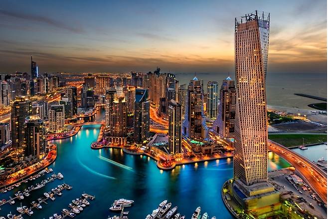 두바이 마리나(Dubai Marina)의 전경