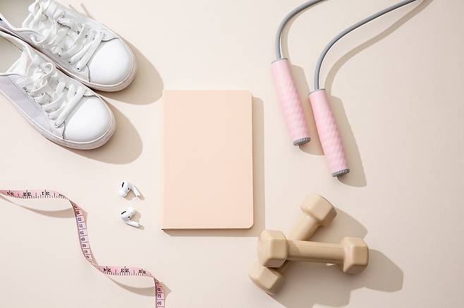 운동을 하면 콜라겐 생성에 필요한 산소와 영양분을 피부에 공급해 탄력 있는 피부를 가꾸는 데 도움을 준다. 사진 = 클립아트코리아 제공