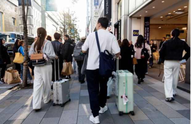 일본 길거리의 관광객들, 연합뉴스
