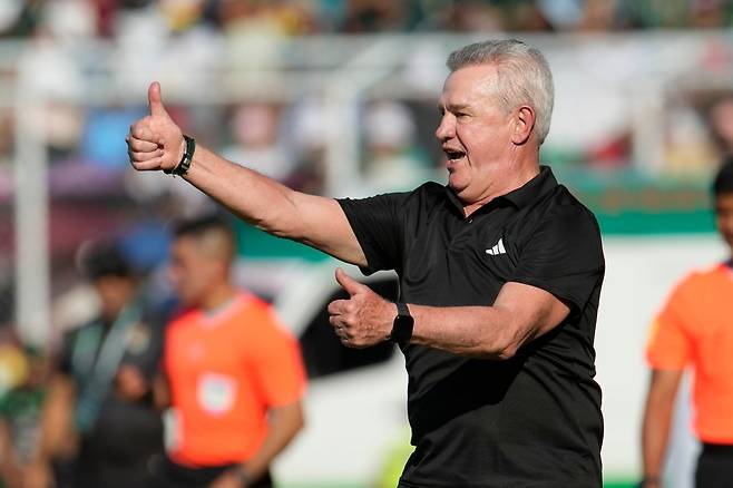 하비에르 아기레 감독이 이끄는 멕시코는 유럽파 없이 치른 파나마(23일·한국시간), 볼리비아(26일)와 원정 평가전서 잇따라 1-0으로 이겼지만 경기력이 좋지 않아 큰 소득을 얻지 못했다. AP뉴시스