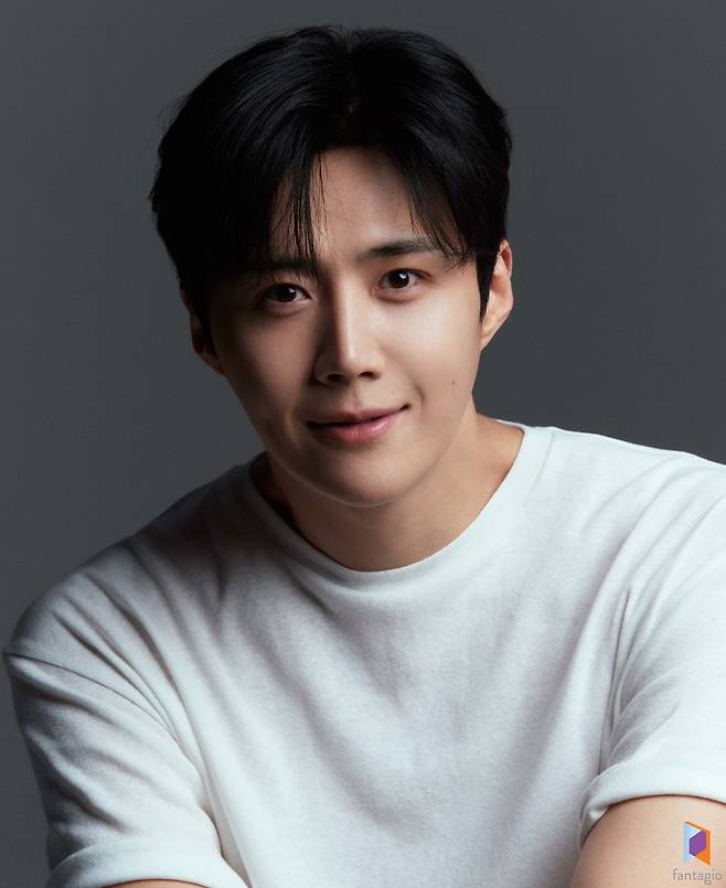 배우 김선호 판타지오