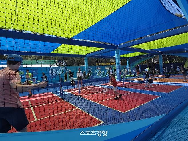 어린이 팬들을 위한 ‘볼파크’. 이곳에는 미니 테니스 등 다양한 놀이 공간이 마련돼 있다. 멜버른|박준용