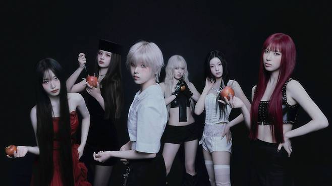 NMIXX 정규 1집 단체 이미지/사진제공=JYP엔터테인먼트