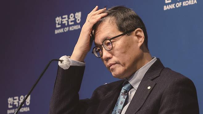 이창용 한국은행 총재는 통화량 탓에 원·달러 환율의 상승한 것은 아니라고 반박했다.[사진｜뉴시스]&nbsp;