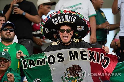 2026 국제축구연맹(FIFA) 북중미 월드컵에서 홍명보호와 맞붙게 될 멕시코가 남미 약체 볼리비아를 상대로 실망스러운 경기력을 보이며 가까스로 승리했다. 그마저도 오심 논란이 있는 결승골이 아니었다면 승리를 장담하기 어려운 경기였다는 점에서 졸전이었다는 평가를 피하지 못했다. 연합뉴스