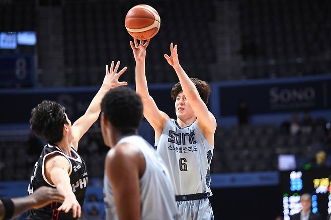 프로농구 소노, 현대모비스 45점 차로 완파하고 단독 7위로